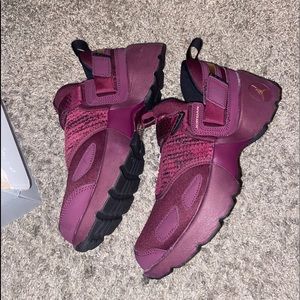 jordan trunner Burgundy